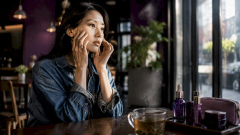 Propolis in Korean Skincare: Benefits and How to Use It - Lunara Cosmetics