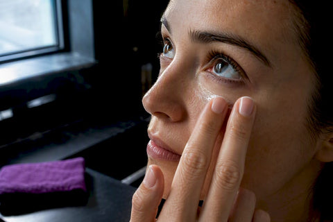 SPF 30+ Mineral Sunscreen for the Eye Area: Orbital Rim Patting - Lunara Cosmetics